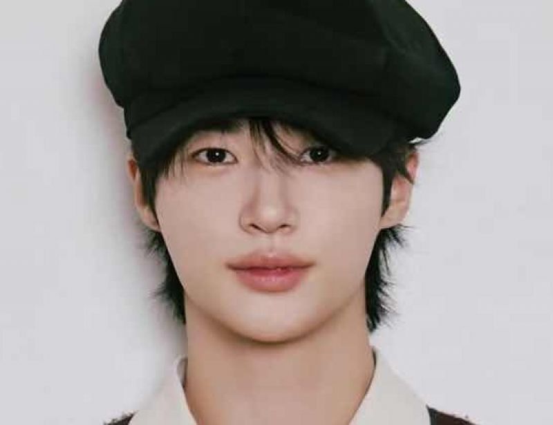 Byun Woo-seok khiến người hâm mộ “tan chảy” với vẻ ngoài trẻ trung trong ngày sinh nhật