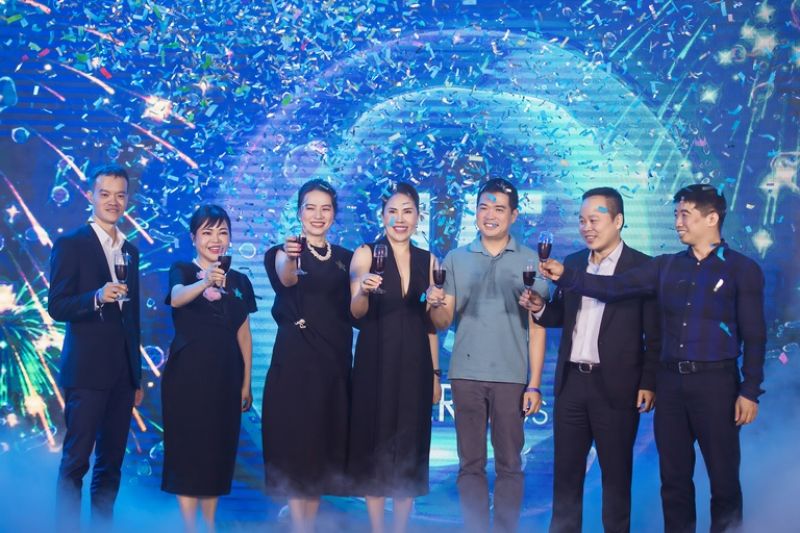 Minh Khương Group kỉ niệm 15 năm thành lập và ra mắt dòng sản phẩm "siêu anh hùng" IMAGE Skincare