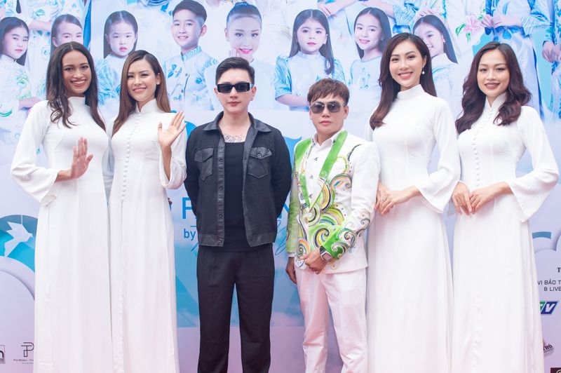 Miss Diệu Ngọc, H’Ăng Niê đẹp thánh thiện với áo dài trắng Tommy Nguyễn tại Peace Show