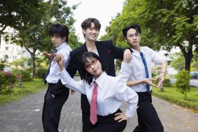 HỒ Đ&Ocirc;NG QUAN MANG HỘI BẠN TH&Acirc;N &ldquo;ĐẠI N&Aacute;O&rdquo; SẢN PHẨM &Acirc;M NHẠC ĐẦU TAY