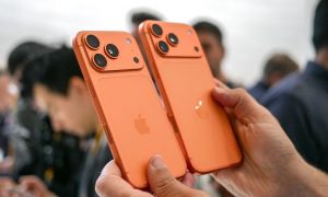 Hàng trăm nghìn đơn cọc trong 1 giờ: Người Việt tranh nhau iPhone 17 Pro Max màu cam