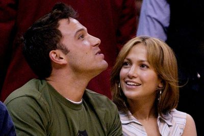 Sau hai thập kỷ, Jennifer Lopez đã quay về bên Ben Affleck? Ừ thì tình cũ...