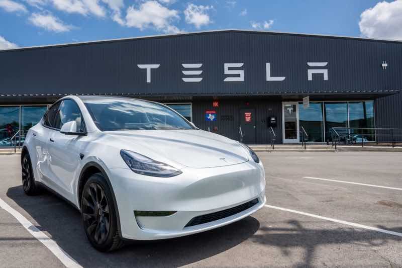 Tesla sẽ ra mắt xe điện giá rẻ?