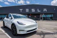 Tesla sẽ ra mắt xe điện gi&aacute; rẻ?