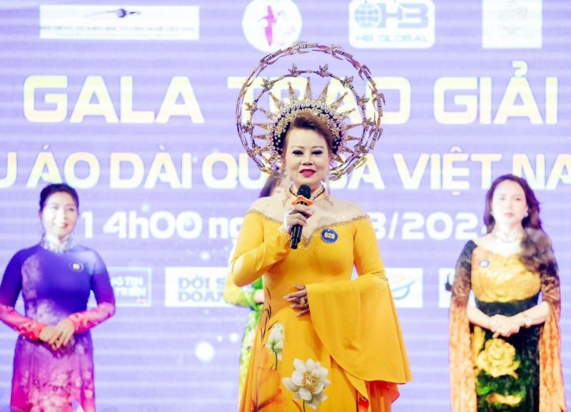 Người đẹp Hoàng Kim đăng quang Hoa hậu Áo dài Quý bà Việt Nam 2024