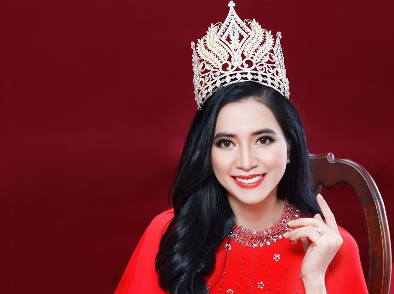 Người đẹp Hương Lee đăng quang Miss Global Woman 2021