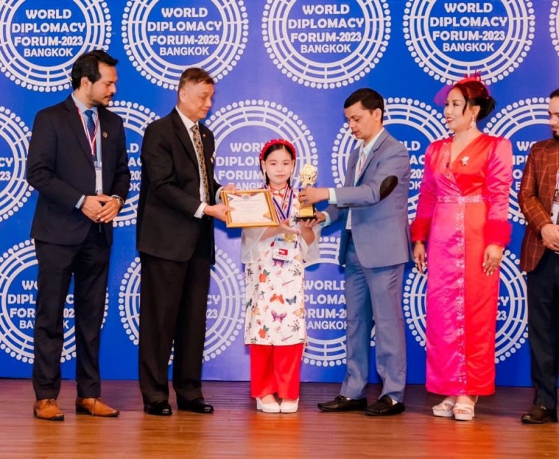 Tài năng nhí Jenny Bảo Ngọc được vinh danh The Leader Award 2023